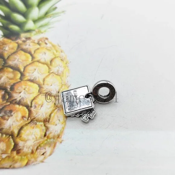 Pandora Keith Haring™ x Pandora Walking Heart Double Dangle Charm - Picture 3 of 3